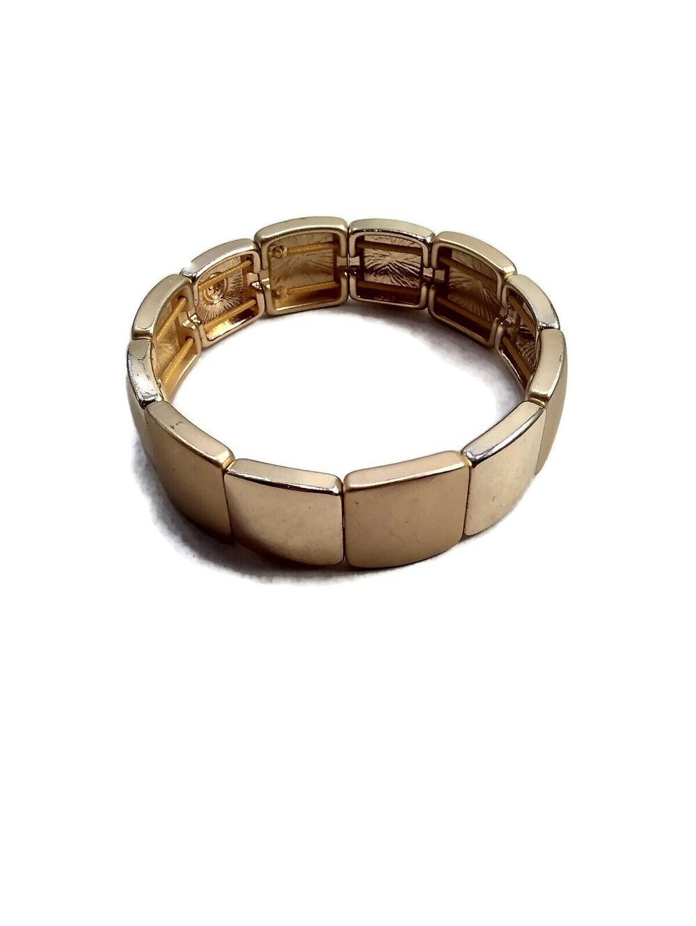 Vintage Gold Tone Alternating Polished and Matte Links Stretch Bracelet.